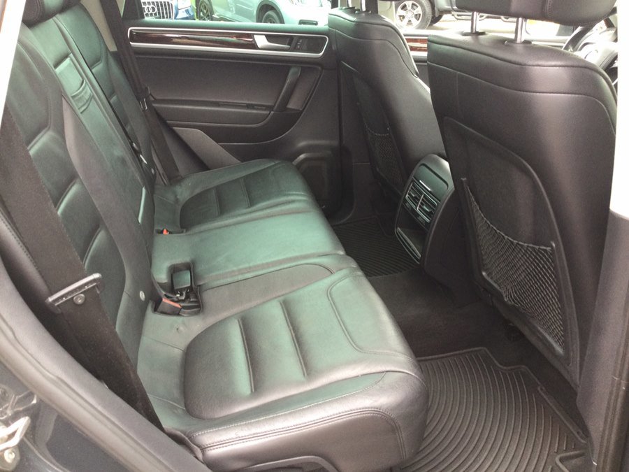 Used 2012 Volkswagen Touareg VR6 AWD/4WD image 25