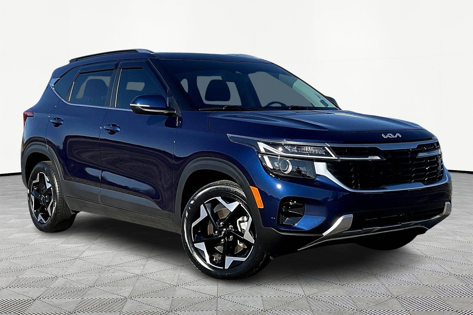 Used 2024 Kia Seltos EX