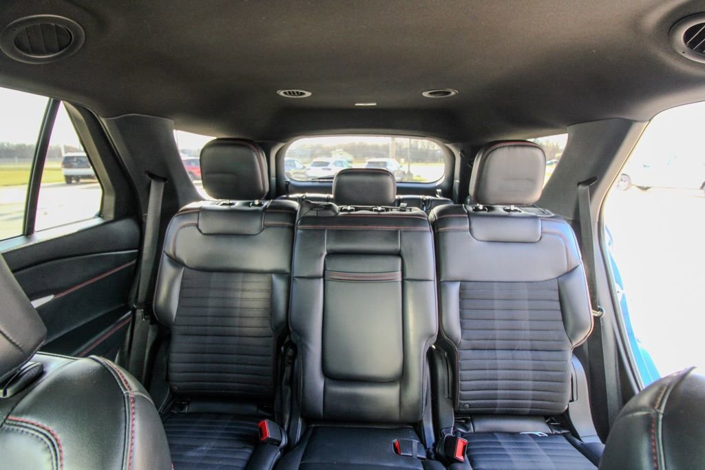 Used 2025 Ford Explorer ST-Line w/ ST-Line Street Pack image 11