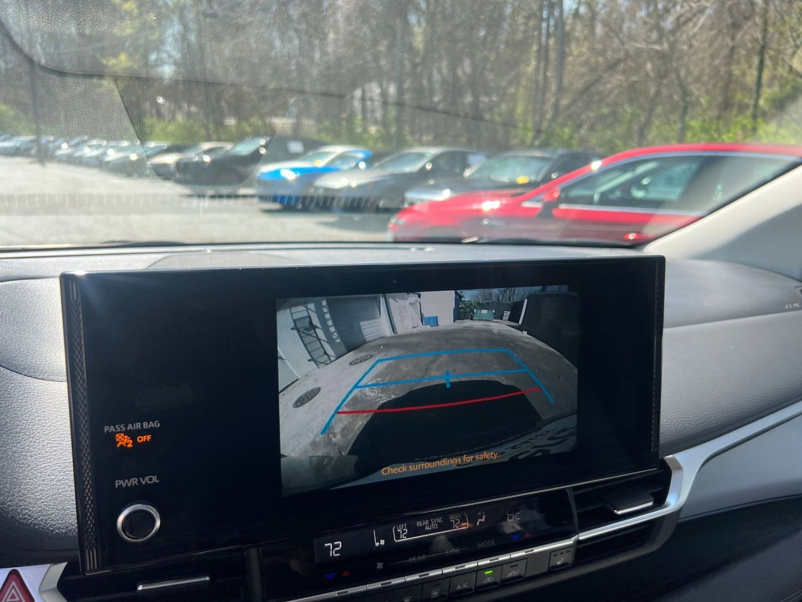 Used 2025 Toyota Sienna XLE image 22