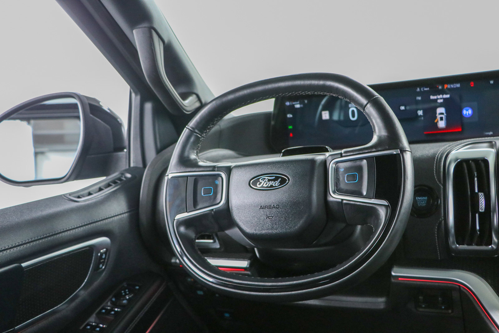 Used 2025 Ford Expedition Platinum w/ Stealth Appearance Package AWD/4WD image 13