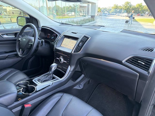 Used 2018 Ford Edge Titanium w/ Ford Safe & Smart Package FWD image 20
