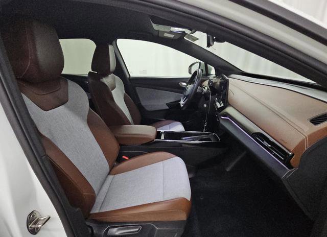 Used 2023 Volkswagen ID.4 Pro image 8