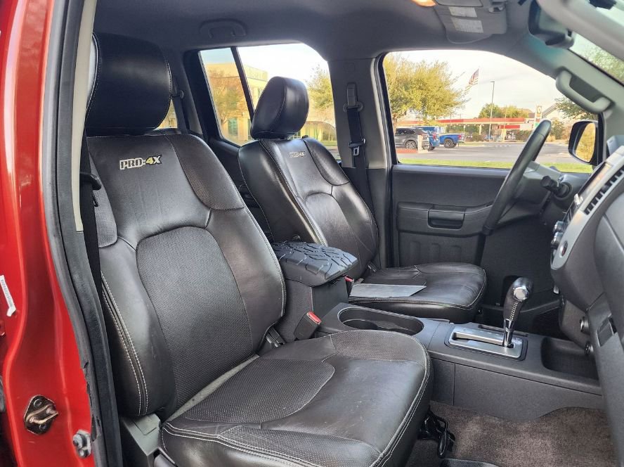 Used 2015 Nissan Xterra PRO-4X w/ Pro-4x Leather Package image 25
