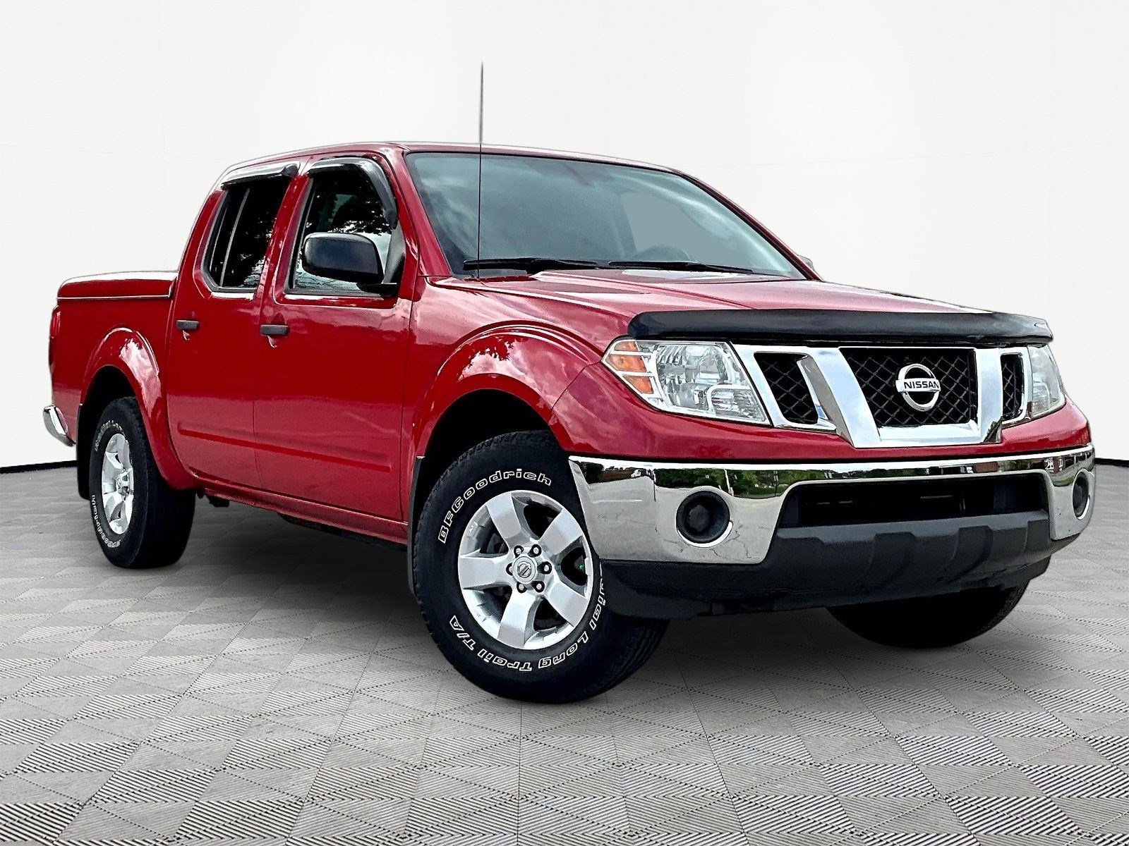 Used 2011 Nissan Frontier SV AWD/4WD image 3