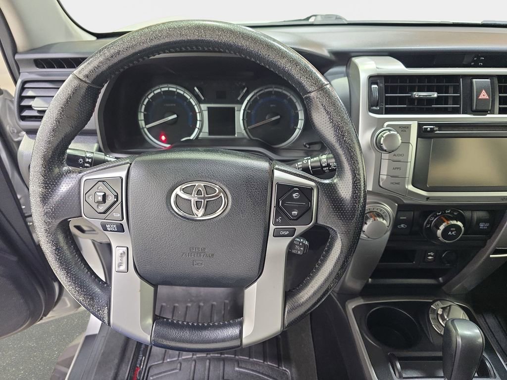 Used 2014 Toyota 4Runner SR5 AWD/4WD image 18