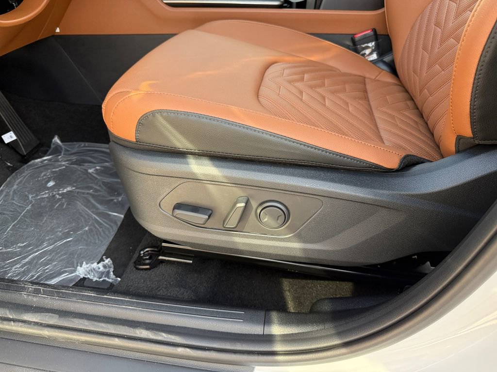 New 2026 Kia Sportage X-Line w/ X-Line Technology Package image 17