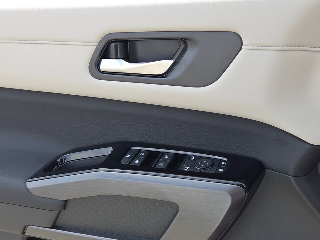 New 2026 Nissan Pathfinder SL image 24