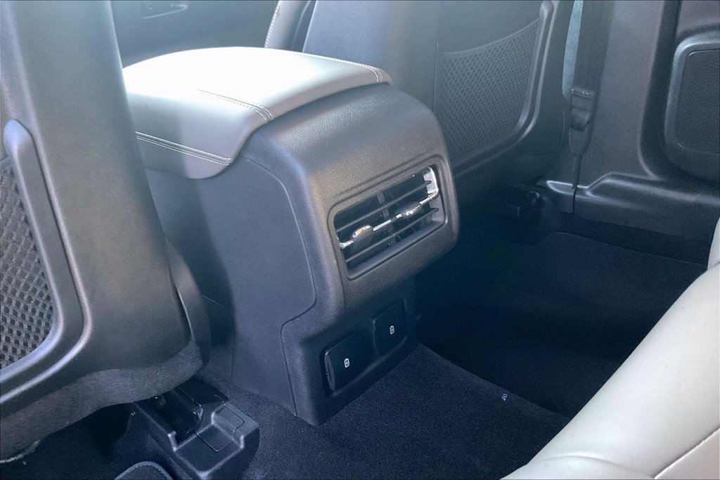 Used 2025 Lincoln Corsair Reserve FWD image 12