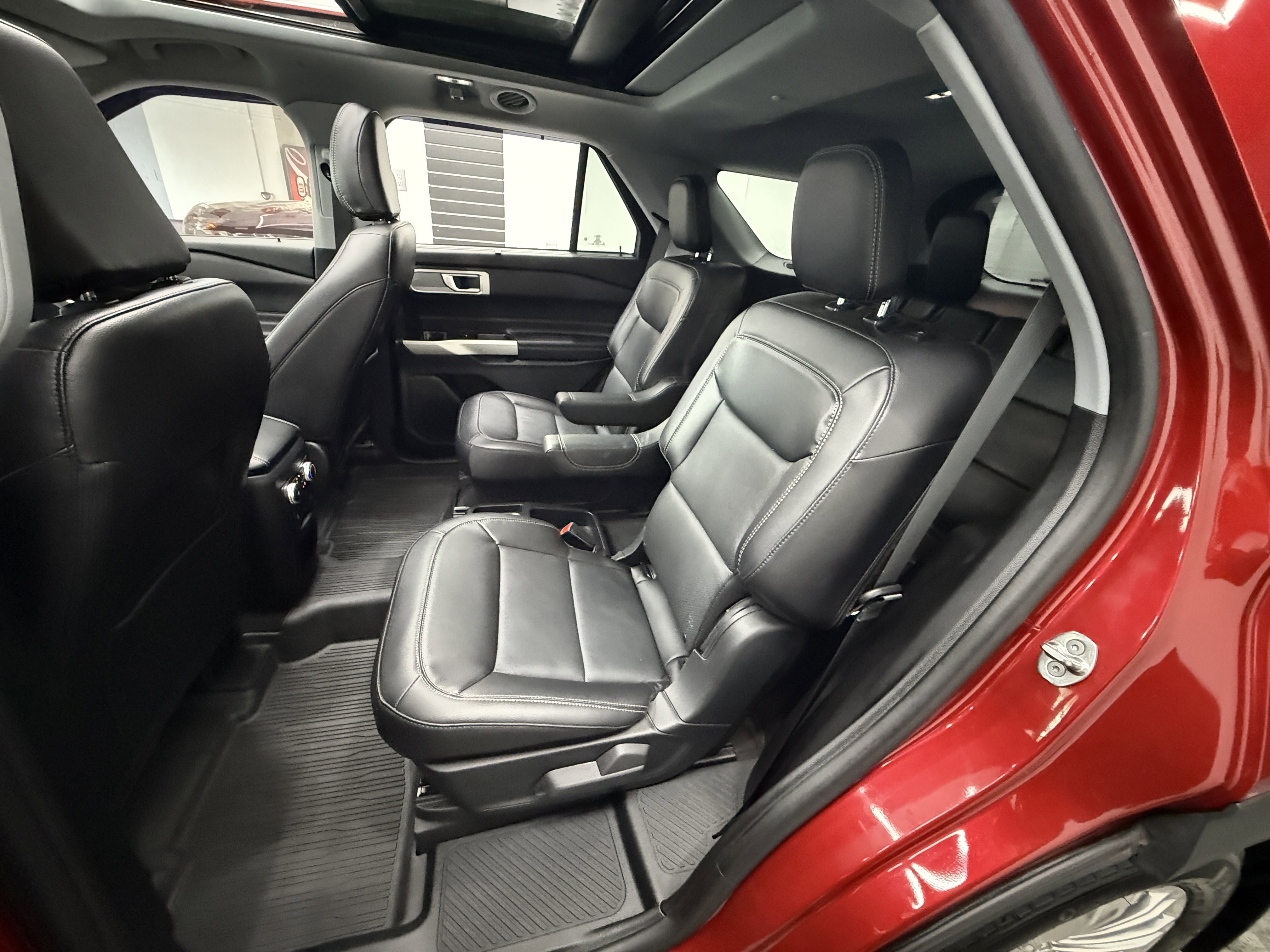 Used 2021 Ford Explorer Limited image 26