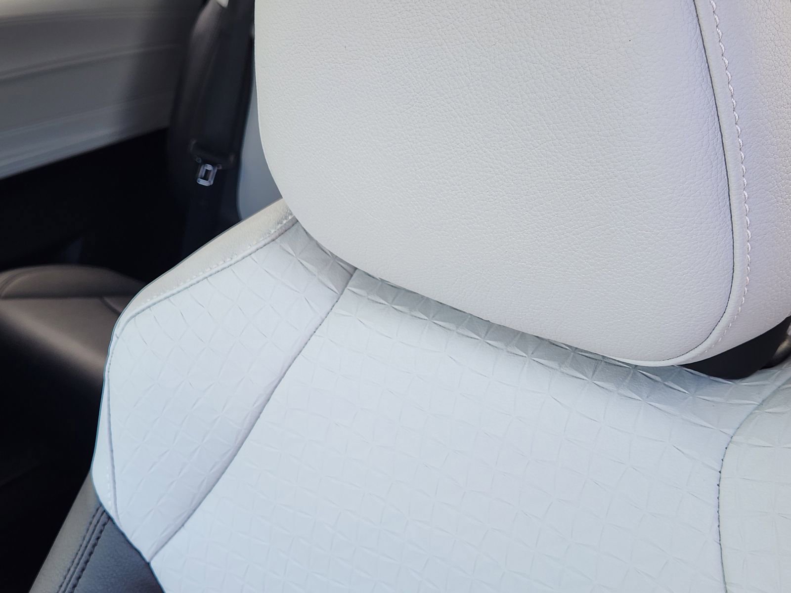 New 2026 Toyota Sienna XSE FWD image 16
