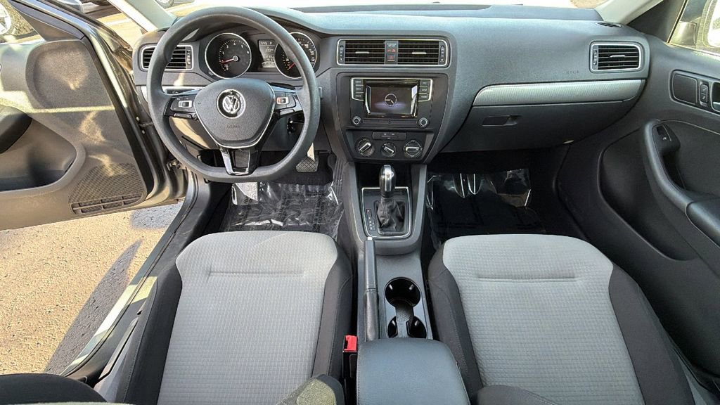 Used 2017 Volkswagen Jetta S image 26