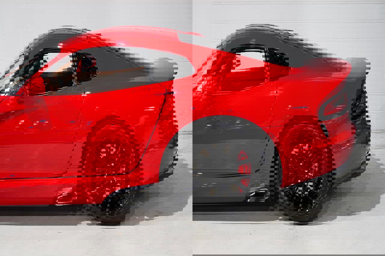 Used 2013 SRT Viper GTS w/ GTS Laguna Interior Pkg image 32