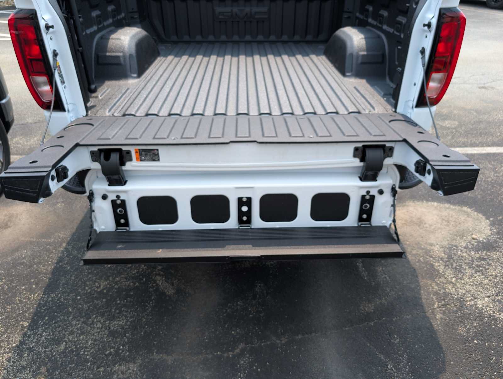 New 2026 GMC Sierra 1500 Elevation w/ Preferred Package AWD/4WD image 7