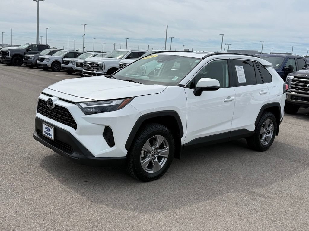 Used 2025 Toyota RAV4 XLE w/ Convenience Package AWD/4WD image 37