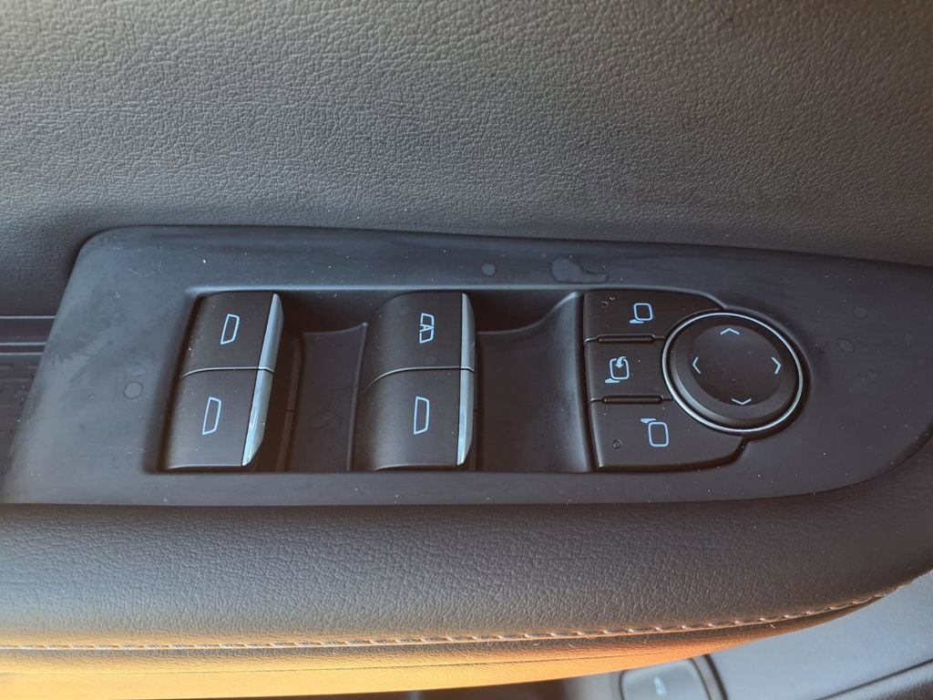 Certified 2026 Buick Enclave Avenir w/ Super Cruise Package FWD image 11