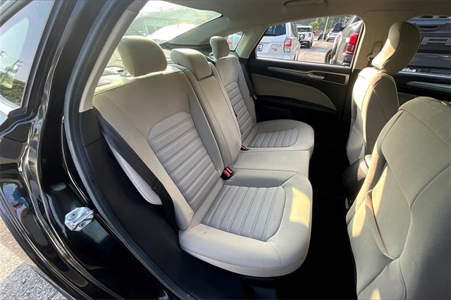 Used 2017 Ford Fusion S image 28