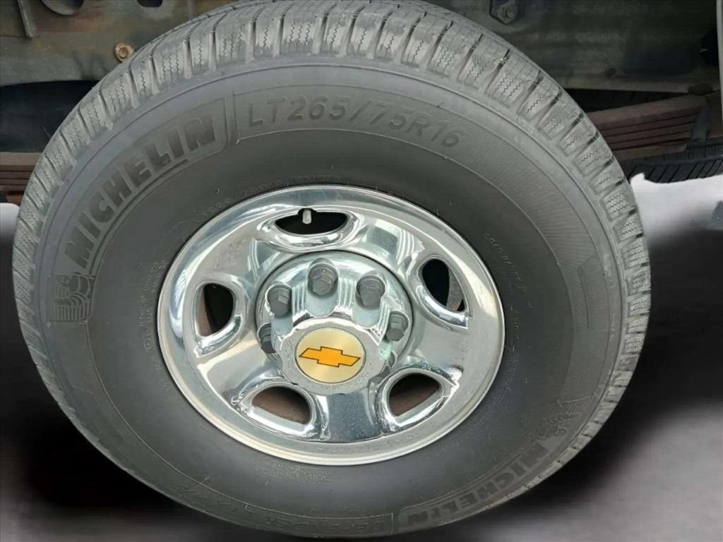 Used 2005 Chevrolet Silverado 2500 LS RWD image 8