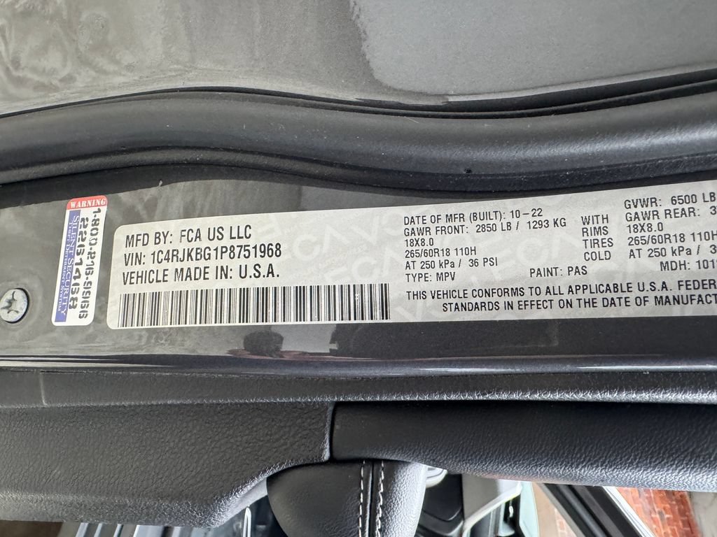 Used 2023 Jeep Grand Cherokee L Limited AWD/4WD image 28