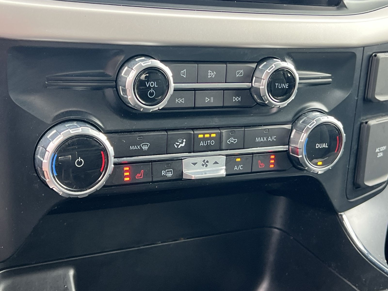 Used 2023 Ford F150 Lightning XLT AWD/4WD image 21