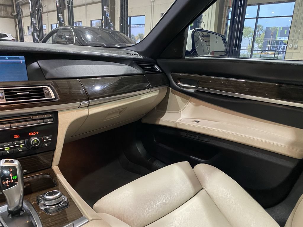 Used 2011 BMW 740Li RWD image 4