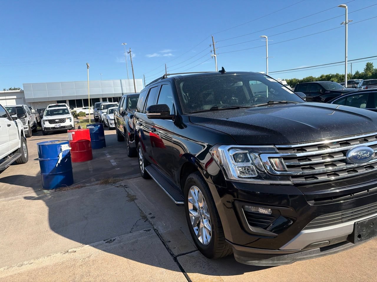 Used 2020 Ford Expedition XLT w/ Equipment Group 202A RWD image 3