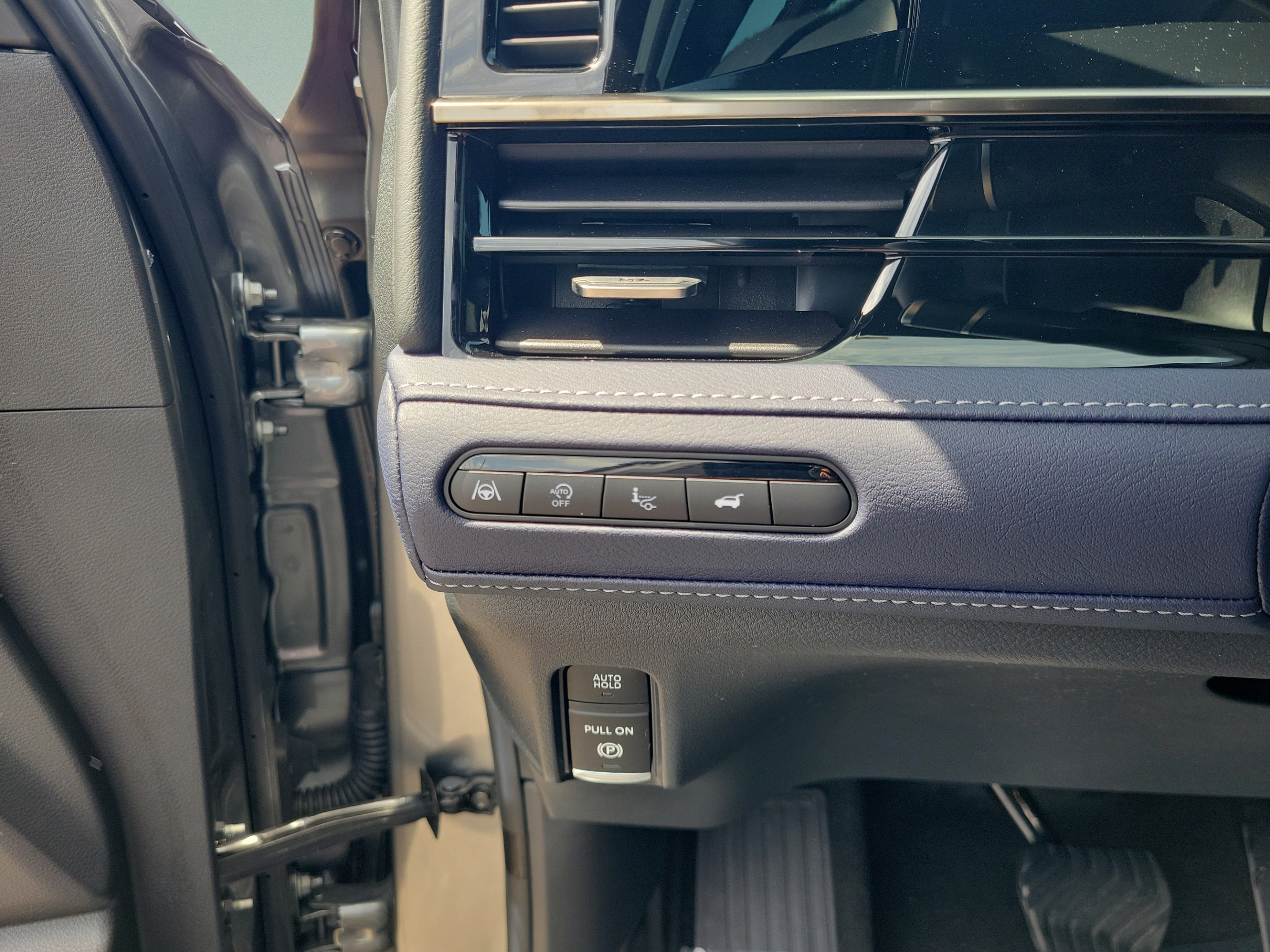 Certified 2026 INFINITI QX80 4WD w/ Sport Exterior Package image 33