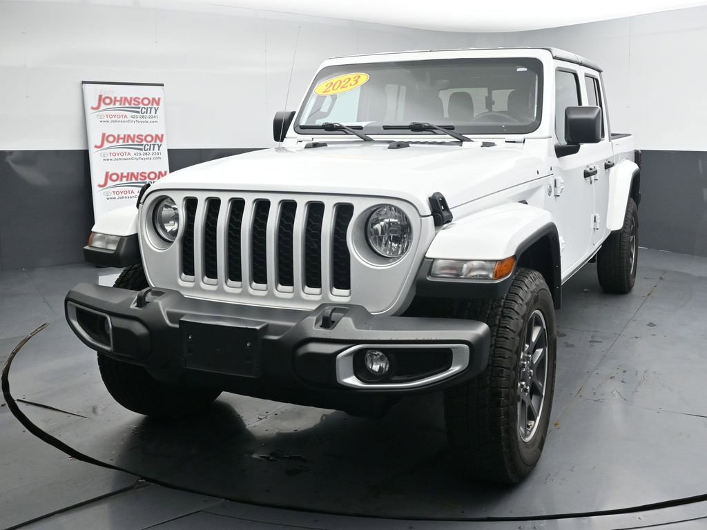 Used 2023 Jeep Gladiator Overland AWD/4WD image 4