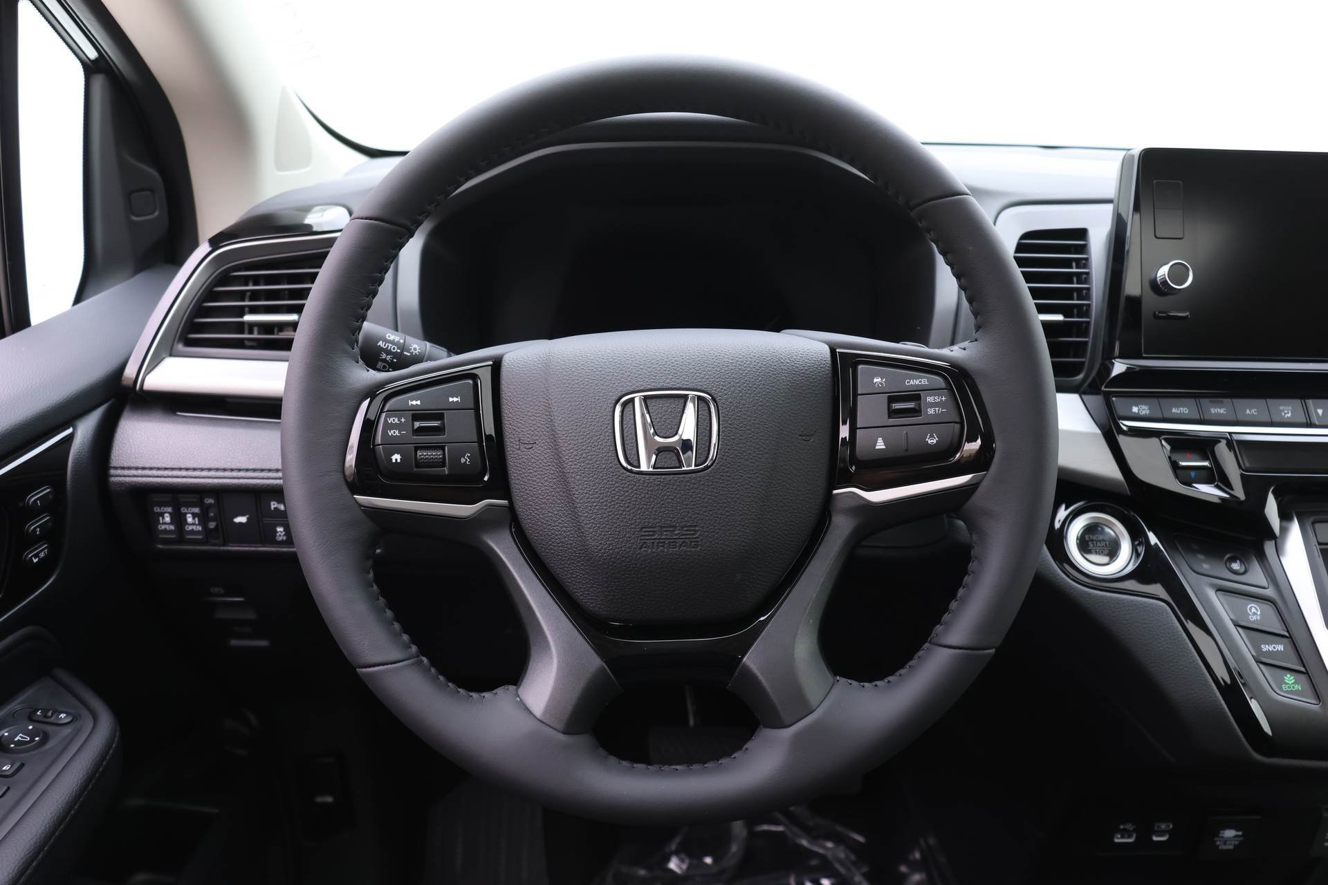 New 2026 Honda Odyssey Touring image 13