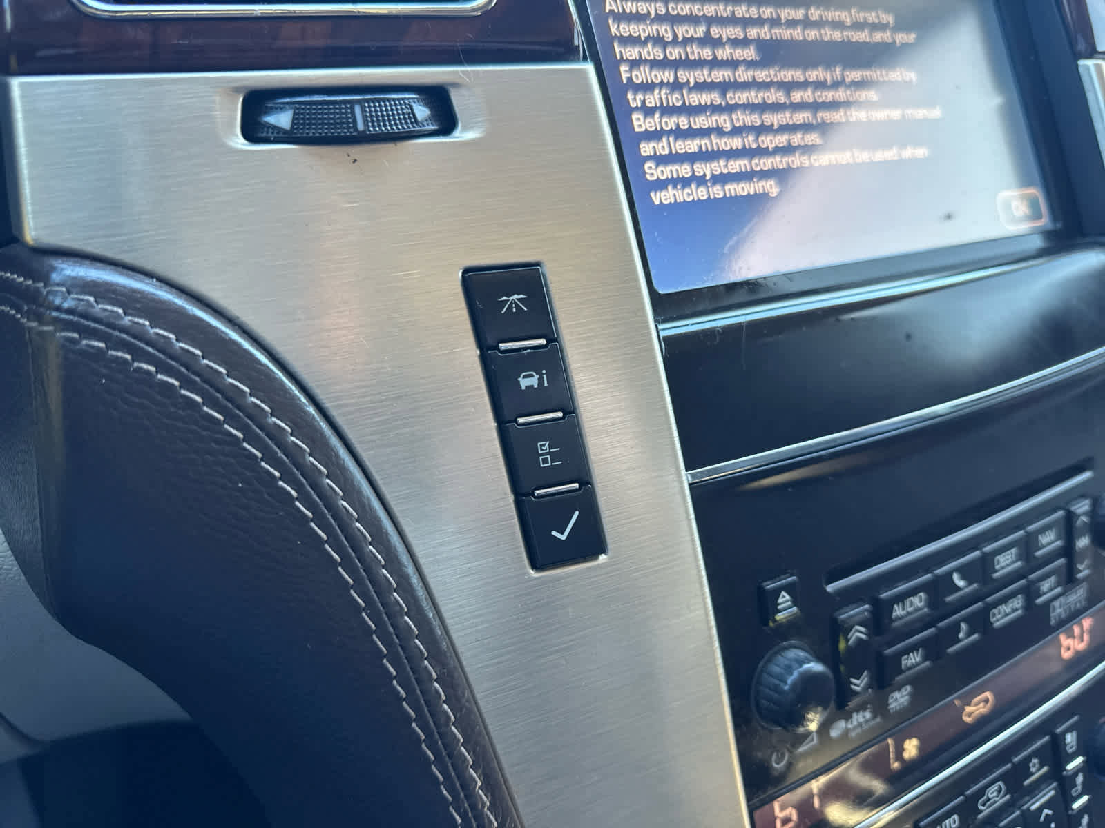 Used 2014 Cadillac Escalade ESV Platinum image 32