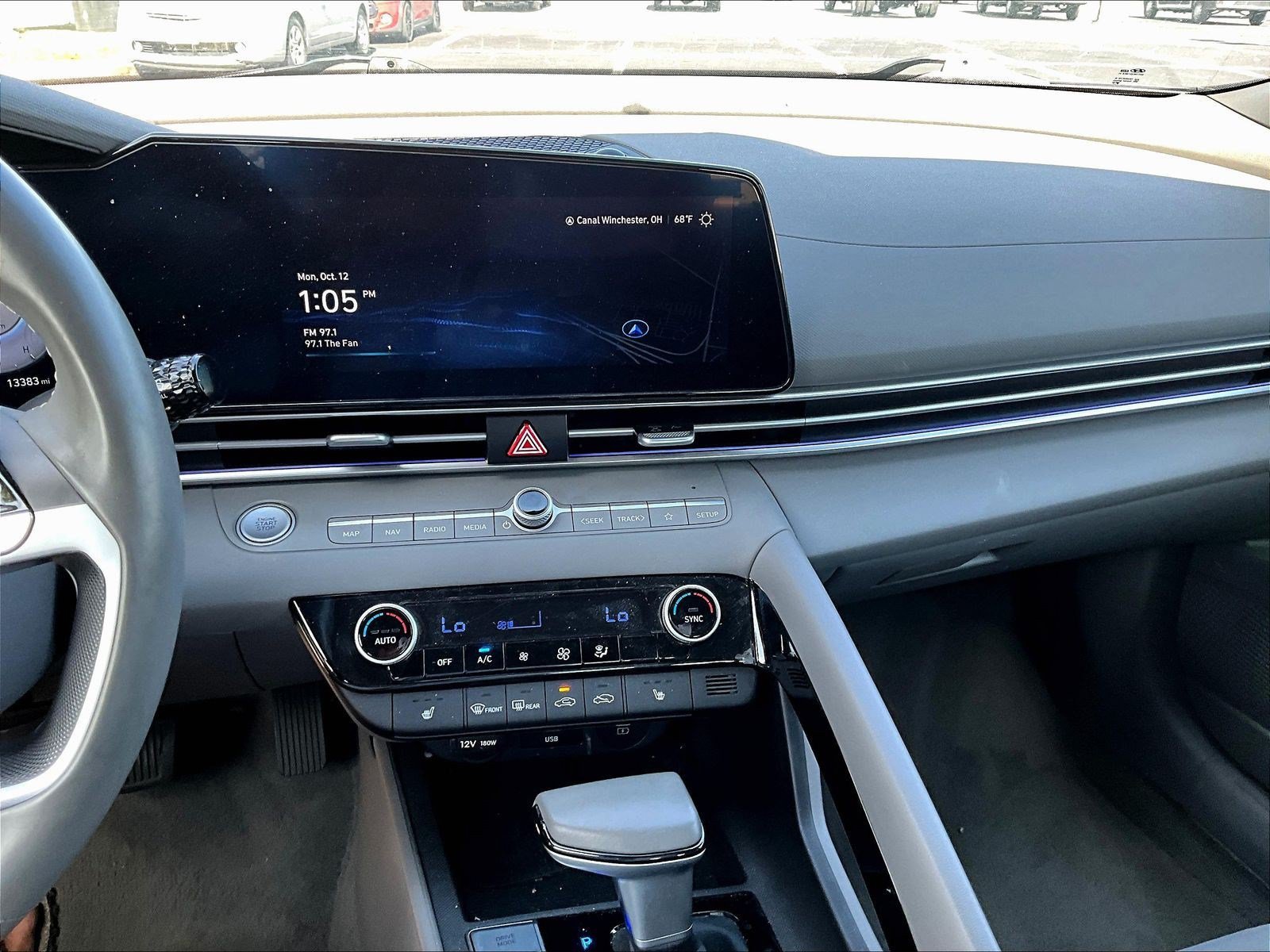 Used 2024 Hyundai Elantra SEL w/ Convenience Package FWD image 15