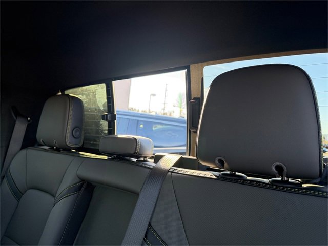 New 2026 Chevrolet Colorado ZR2 w/ Off-Road Front Bumper Package image 31