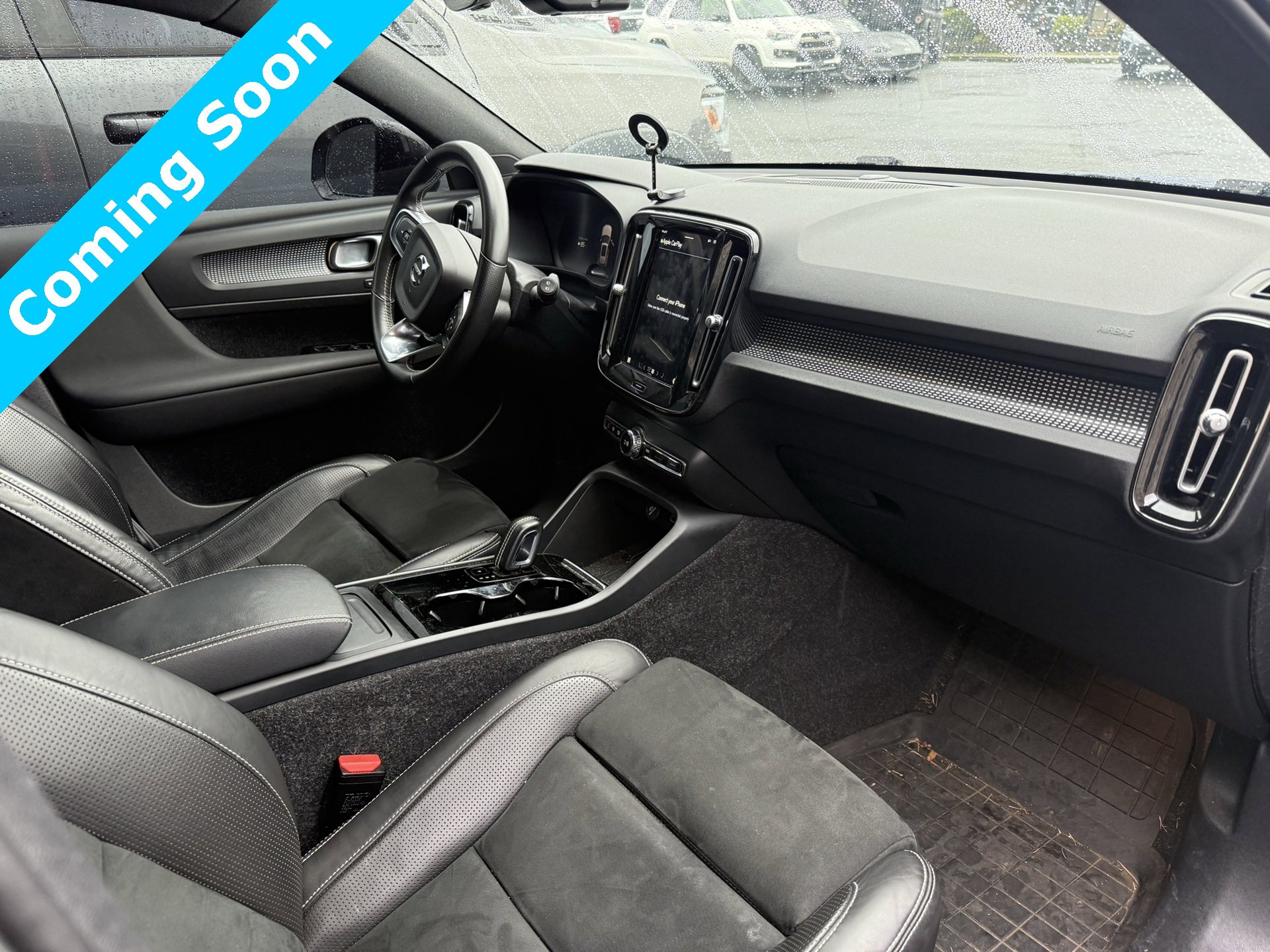 Used 2021 Volvo XC40 P8 Recharge w/ Advanced Package image 11