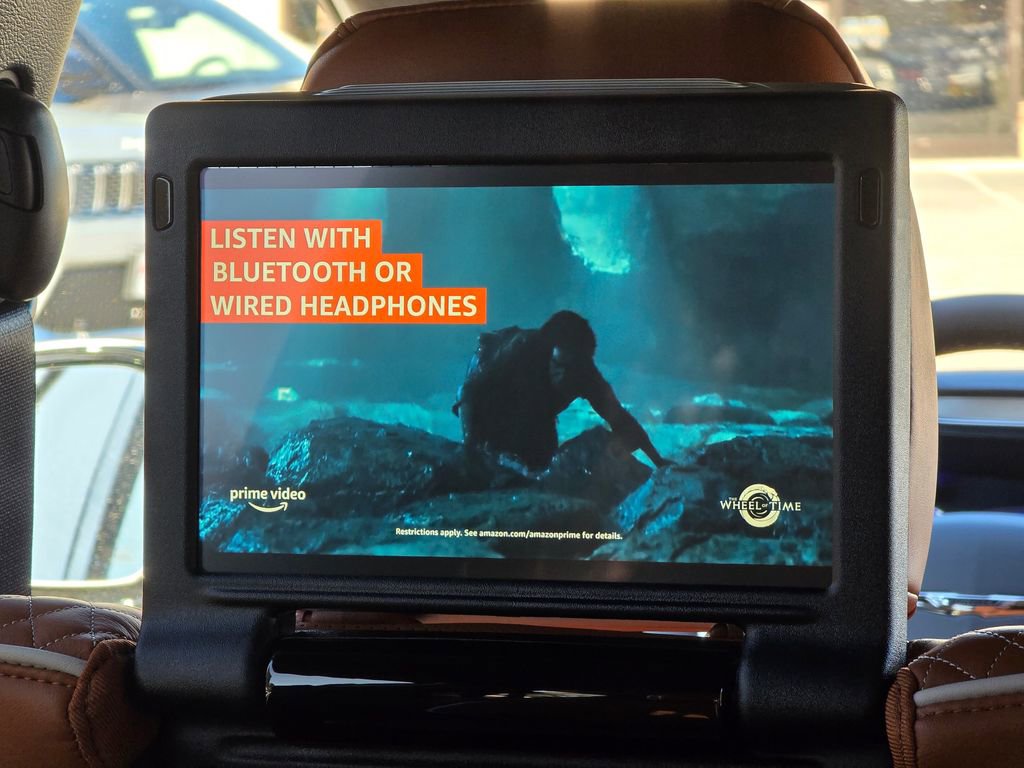 New 2026 Chrysler Pacifica Pinnacle image 12