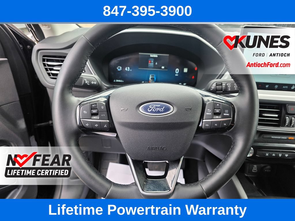 Certified 2025 Ford Escape Platinum AWD/4WD image 33