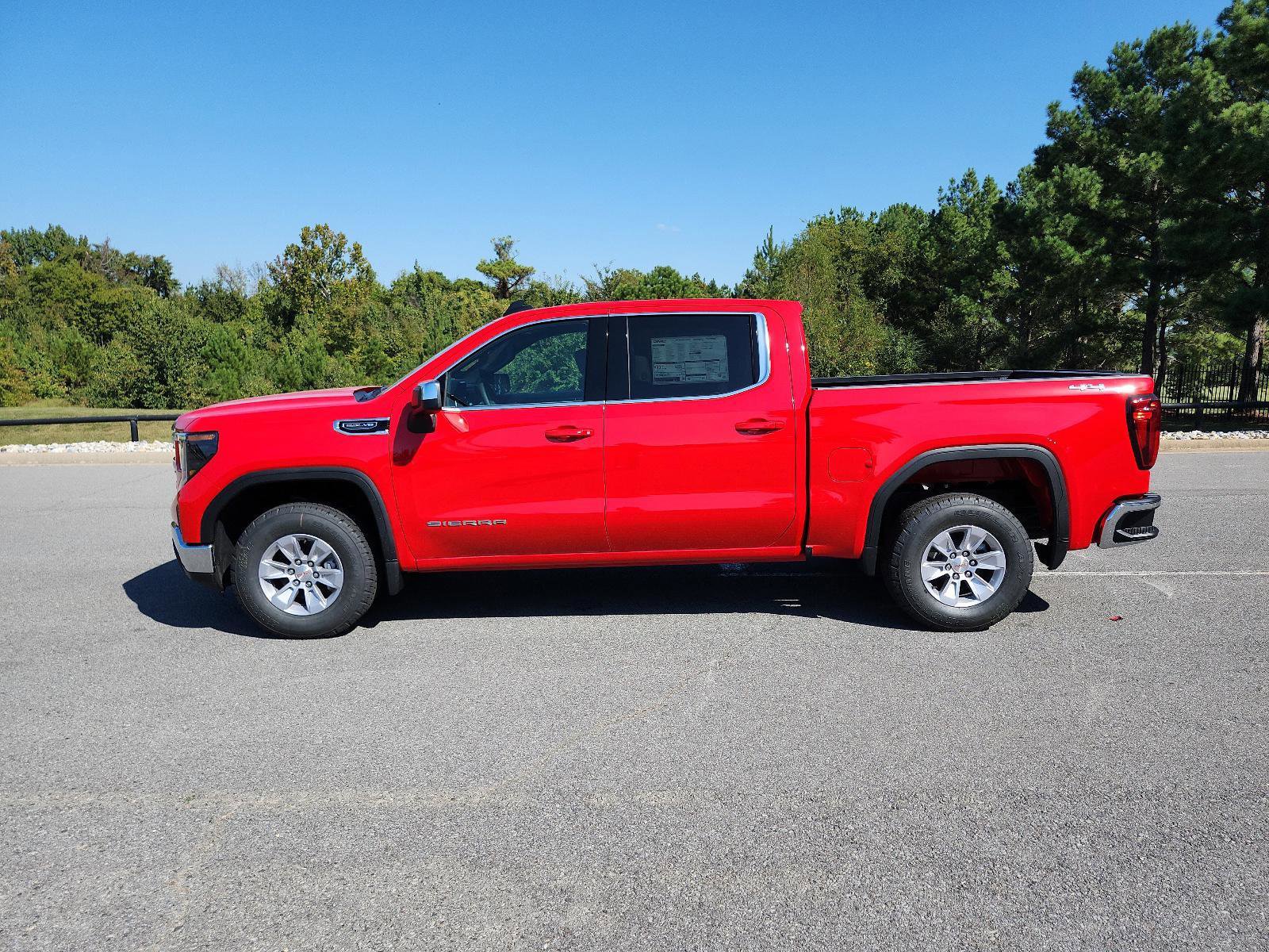 New 2026 GMC Sierra 1500 SLE image 2