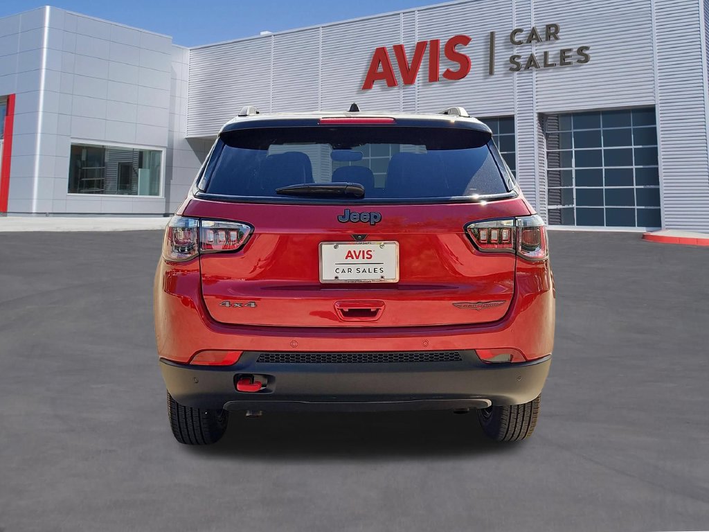 Used 2025 Jeep Compass Trailhawk AWD/4WD image 7