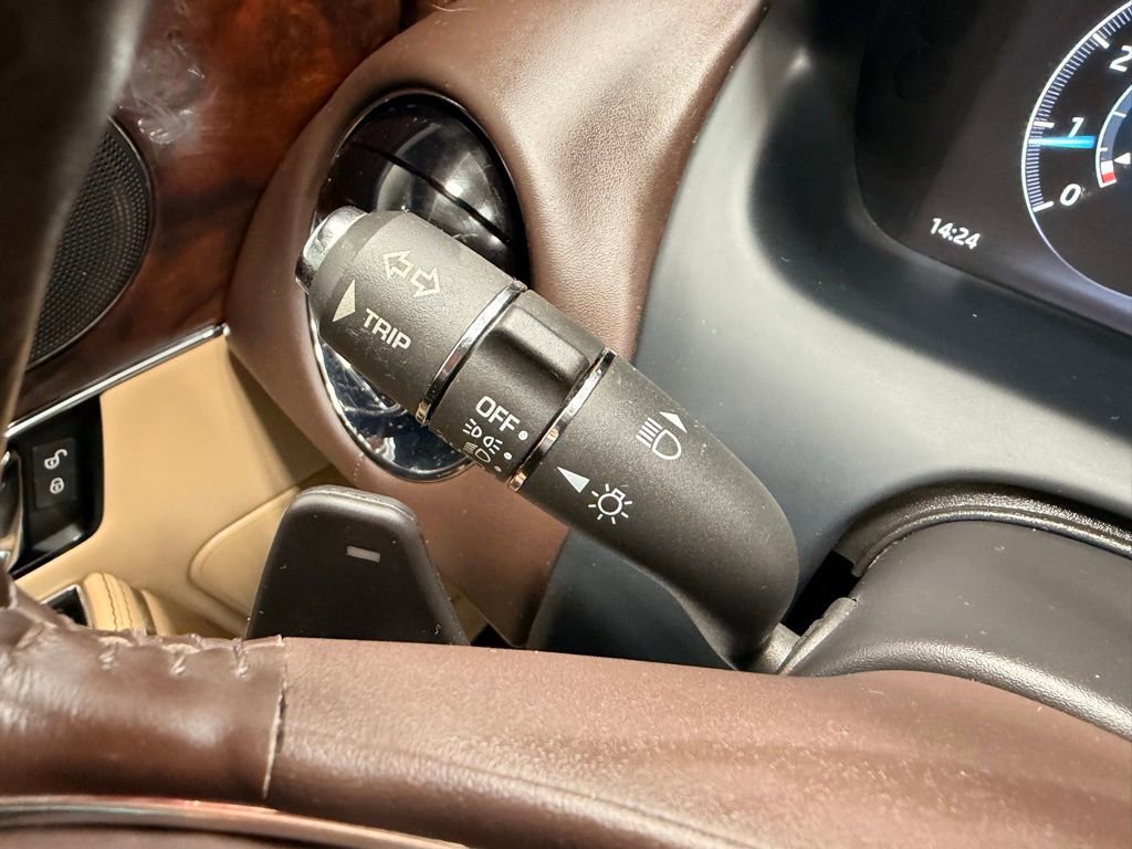 Used 2017 Jaguar XJ L Portfolio image 27