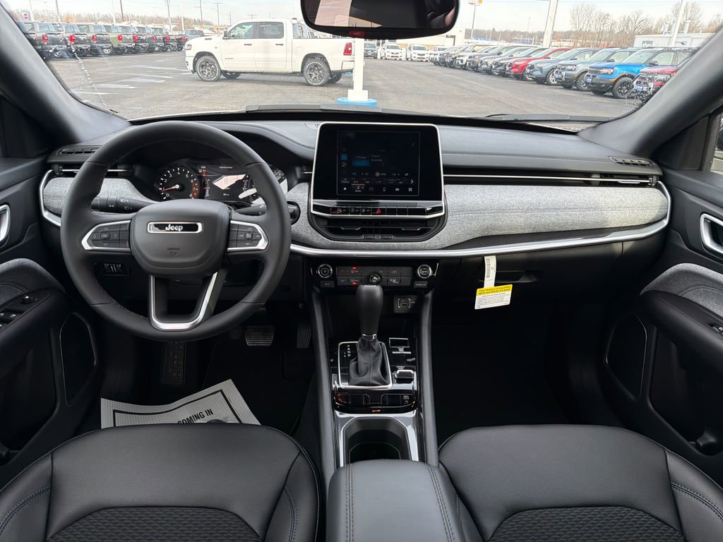 New 2026 Jeep Compass Latitude image 12