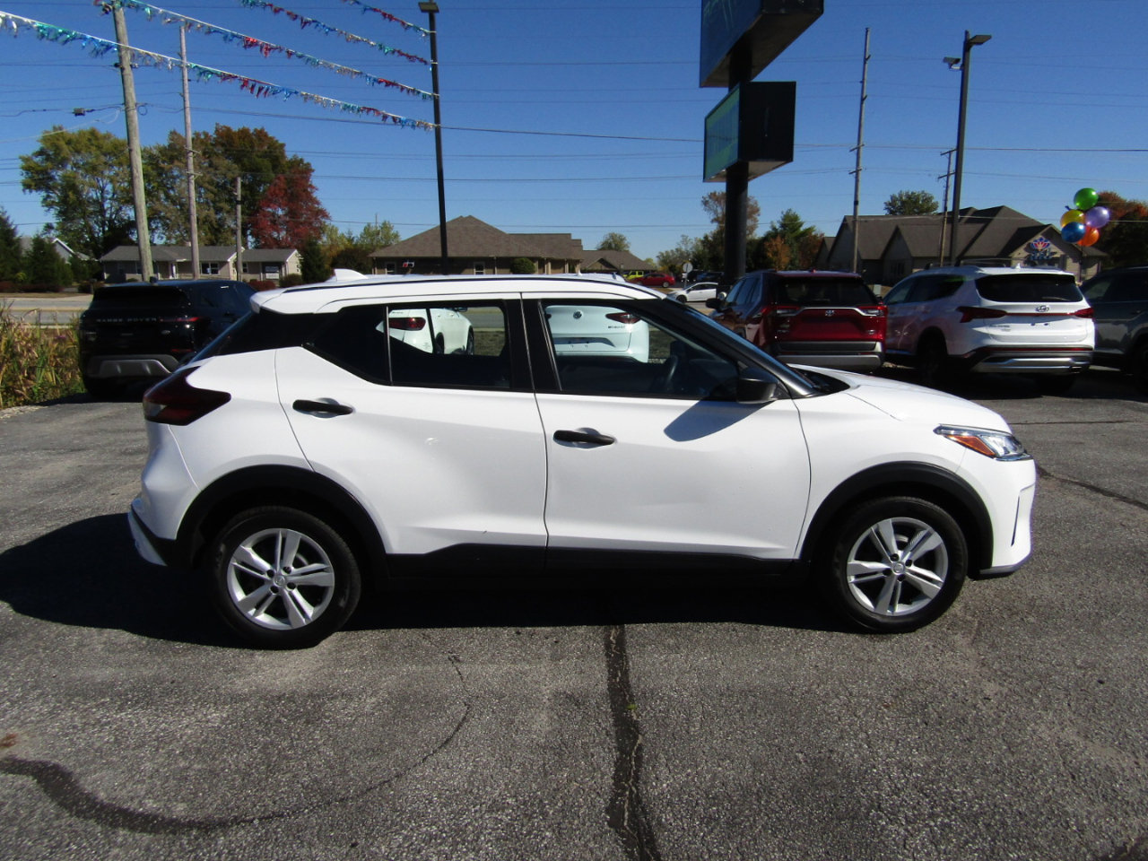 Used 2023 Nissan Kicks S image 8