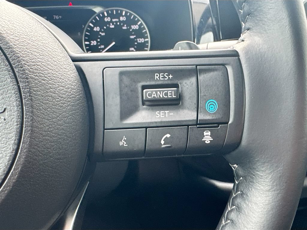 Certified 2025 Nissan Pathfinder SV FWD image 12