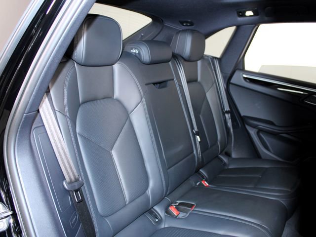 Certified 2023 Porsche Macan image 24
