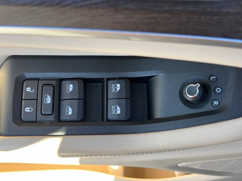 Used 2024 Jeep Grand Cherokee L Limited w/ Luxury Tech Group II image 12