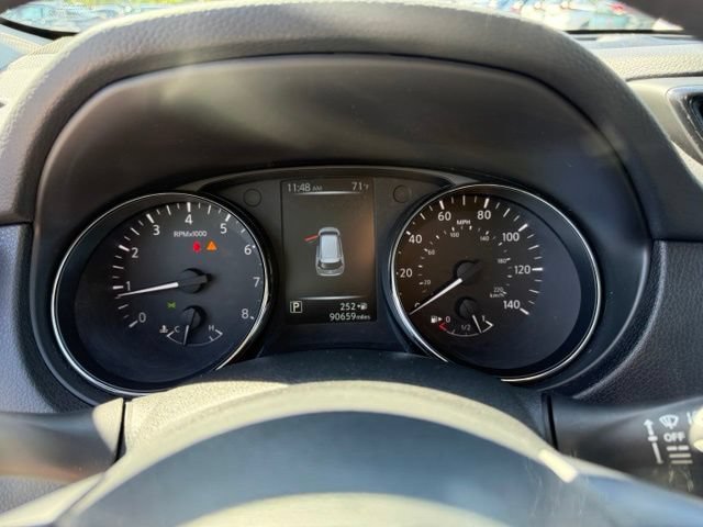 Used 2017 Nissan Rogue S AWD/4WD image 22