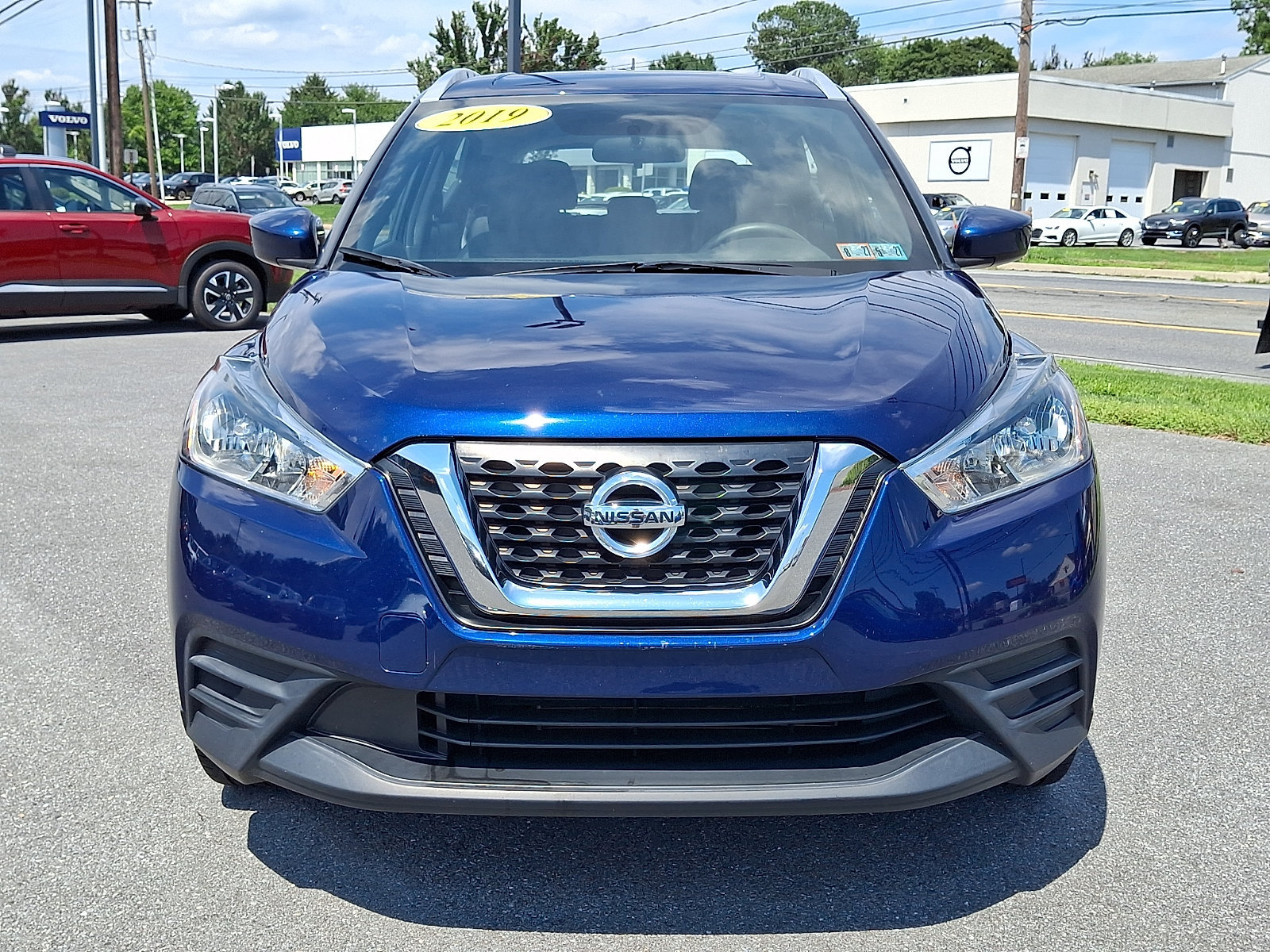 Used 2019 Nissan Kicks SV FWD image 2