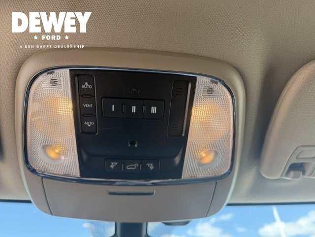 Used 2020 Jeep Grand Cherokee Limited AWD/4WD image 18
