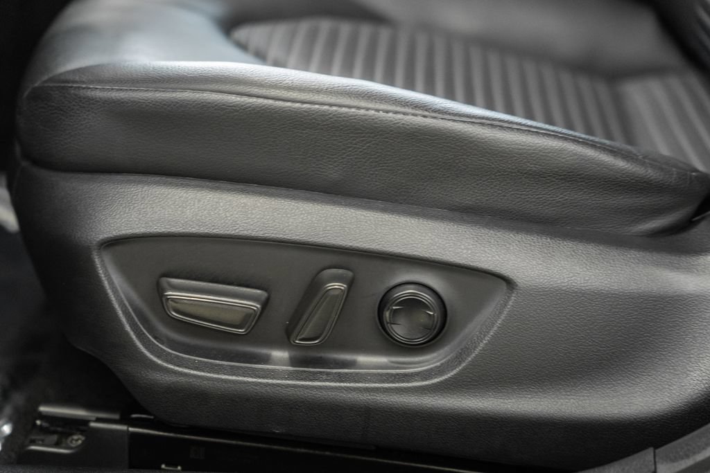 Used 2024 Toyota Camry SE w/ Cold Weather Package FWD image 33