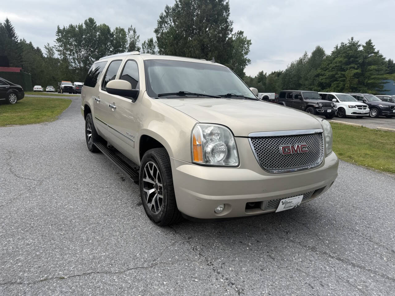 Used 2012 GMC Yukon XL Denali AWD/4WD image 7