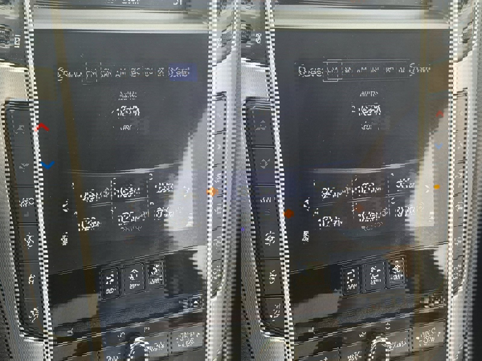 Used 2018 INFINITI Q60 3.0t Luxe w/ Sensory Package 3.0T Luxe image 28