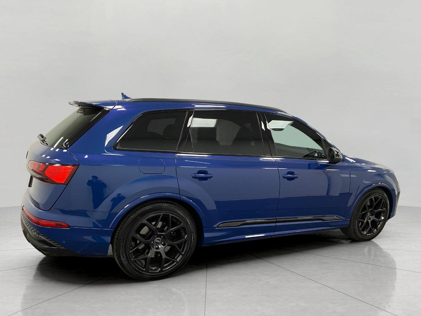 Used 2025 Audi SQ7 Prestige image 2